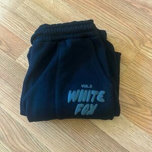 White fox sweatpants black